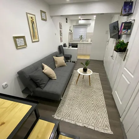 Queen Apartmancic Apartamento *